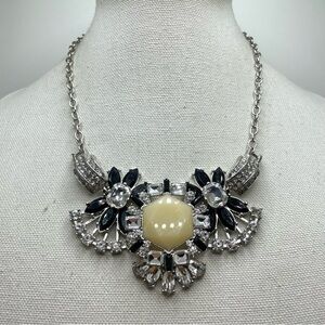 Beautiful Unsigned Silver Tone Black White Cream Rhinestone Chunky Necklace